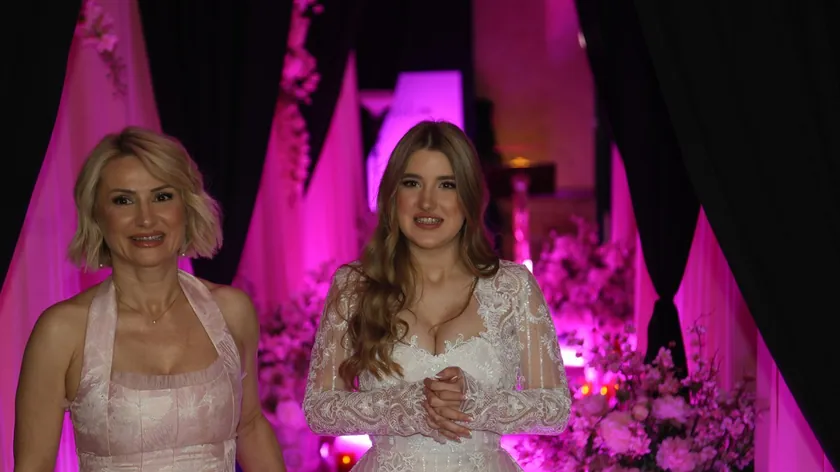 Goca Tržan'ın kızı Lena Marinković, babasının soyadını bırakıp annesinin soyadını alacak.