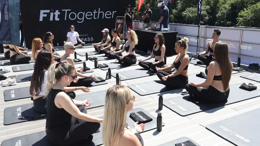 Sırbistan'da Fit Together etkinliği yoga severleri ve influencerları bir araya getirdi