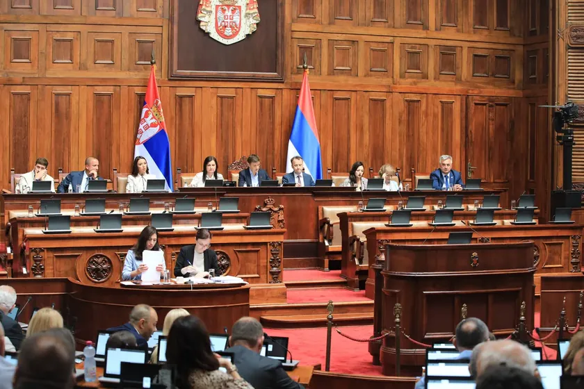 Sırbistan Parlamentosu'nda iktidar ve muhalefet seçim koşullarını ODIHR ile ayrı ayrı görüştü