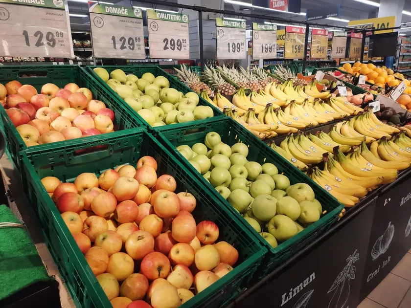 Marketlerde satılan elmaların sağlığımıza zararlı olabileceği uyarısı