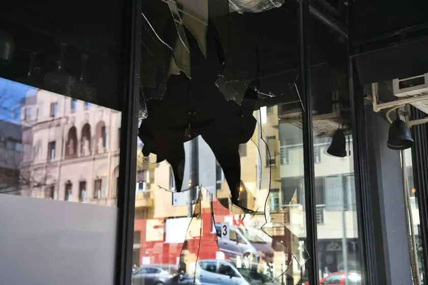 Sırbistan'da Şantaj Şeması: Bombalar ve Kundaklamalar Son Adım, Korku Asıl Silah Olarak Kullanılıyor