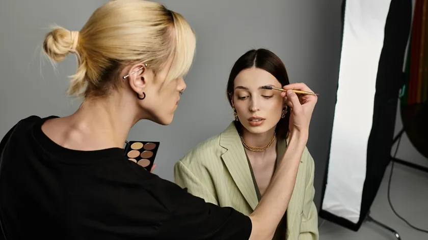 Sırbistan Çaçak Şehrinde Profesyonel Makyaj Özel Uzman Doktor Muayenelerini Geçti