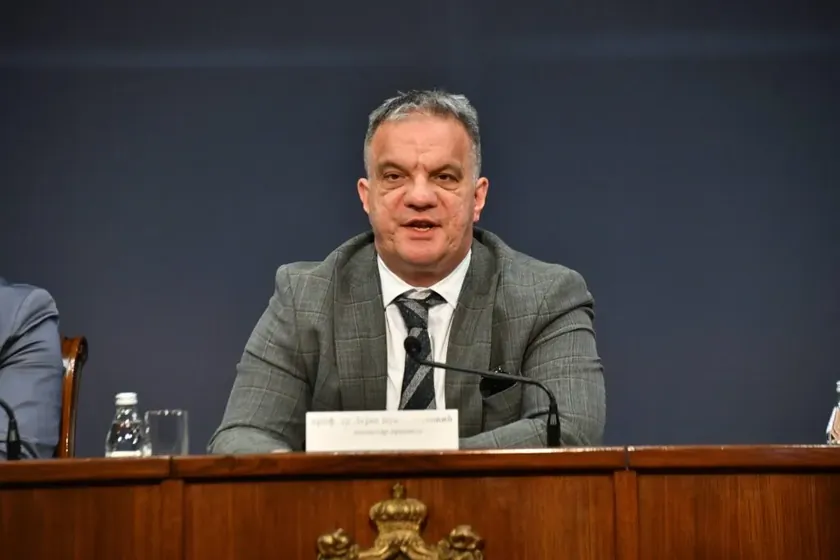 Pişesi Bratislav Marković Eğitim Bakanı - Yeni Patriarş