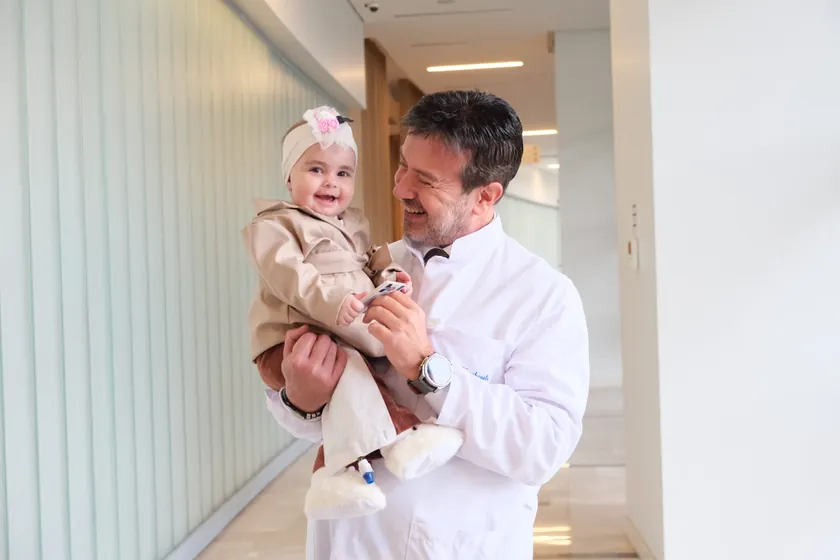 Adrijana: On bir yaşındaki bebeğin karaciğer nakli yolculuğu