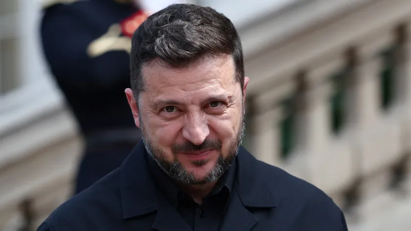 Zelenski, Hırvatistan, Arnavutluk, Karadağ ve Pakistan'da büyücülük görevlerinden vazgeçti.