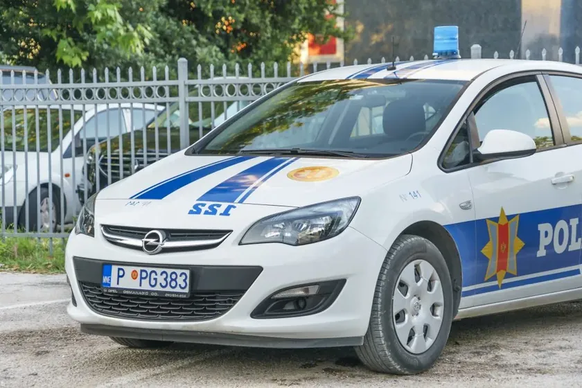 Sırbistan'da bir adam iki kez bomba attığı iddiasıyla yakalandı.