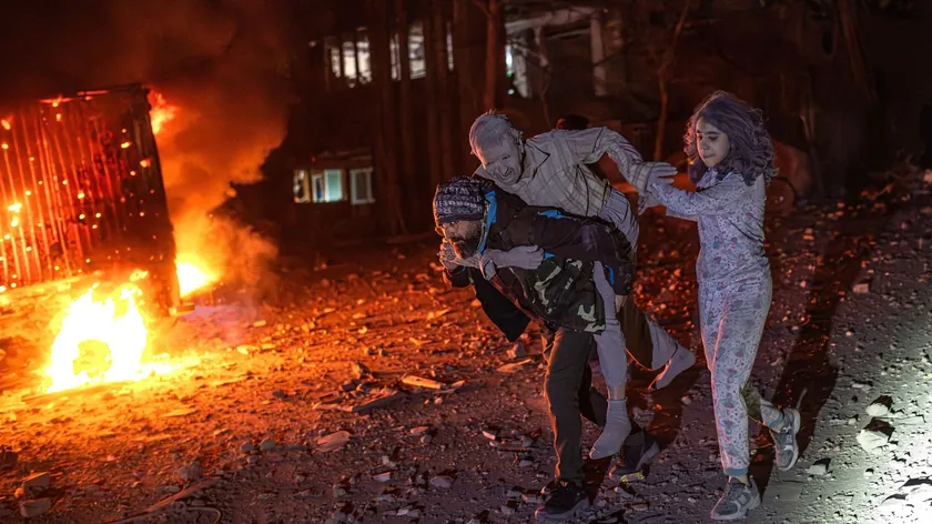 İran'da Savaşın 35. Günü: ABD Savaş Uçakları Düşürüldü, Can Kaybı Artıyor