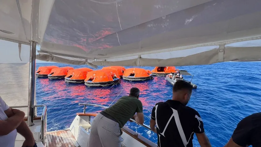 Kuzey Kıbrıs'ta gemi kazasında hayatını kaybedenlerin sayısı sekiz oldu.