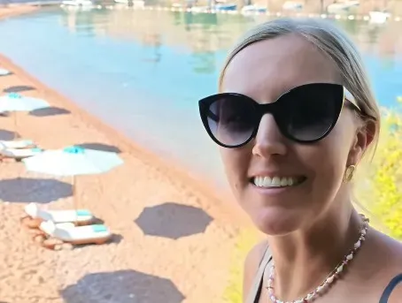 Kejt Hollanda'dan gelen bir turistin Karadağ'daki deneyimleri hakkında paylaştığı bilgiler paylaşıldı.