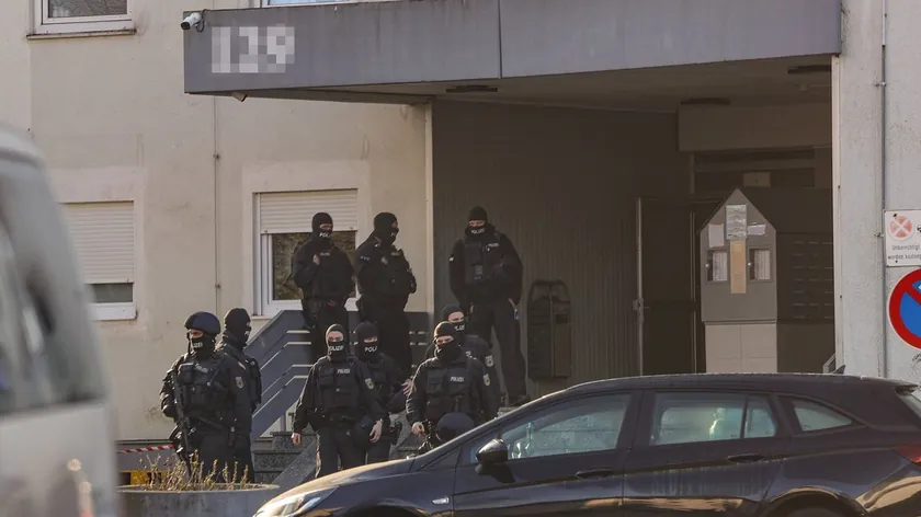 Almanya'da Sırbistan uyruklu kişi eşini boğarak öldürdüğü şüphesiyle gözaltına alındı