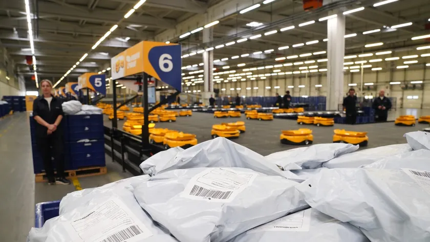 Sırbistan Orta Doğu'daki Dört Ülkeyle Posta Trafiğini Geçici Durdurduğunu Bildirdi