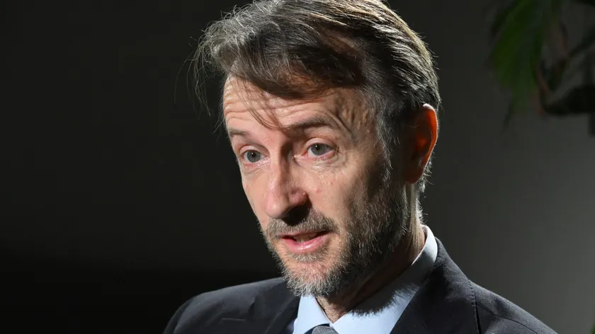 AB Sırbistan temsilcisi, Belgrad'daki öğrenci ölümünün siyasallaştırılmaması gerektiğini belirtti.