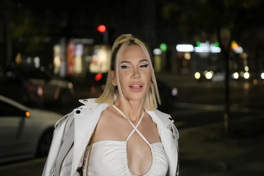 Sırp şarkıcı Nikolija Jovanović ayağını sakatladı İşte ne oldu (FOTO)