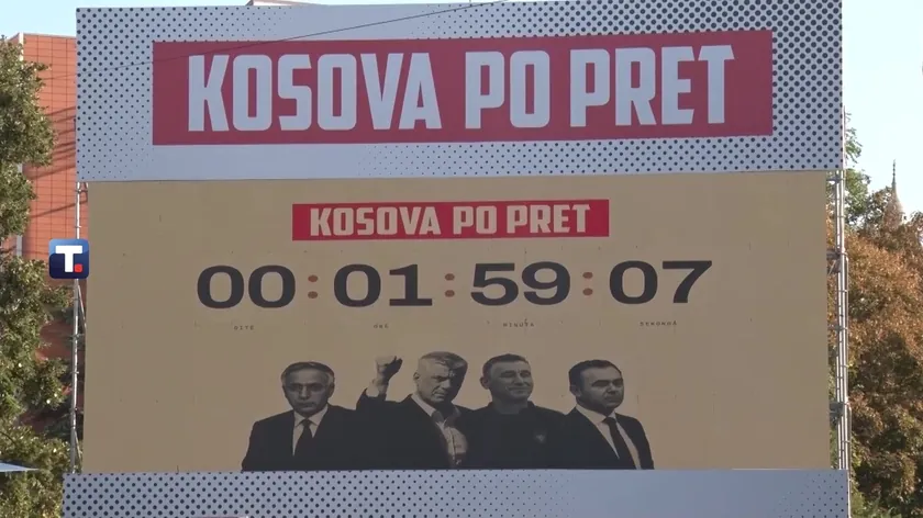 Priština'da terörist örgütü OVK liderlerine verilecek kararın öncesinde destek gösterildi.