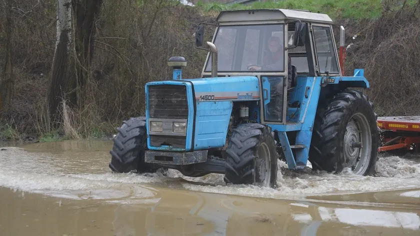 Sırbistan'daki Dljin Köyü Sel Nedeniyle Ulaşıma Kapandı, Köy Halkı Mahsur Kaldı