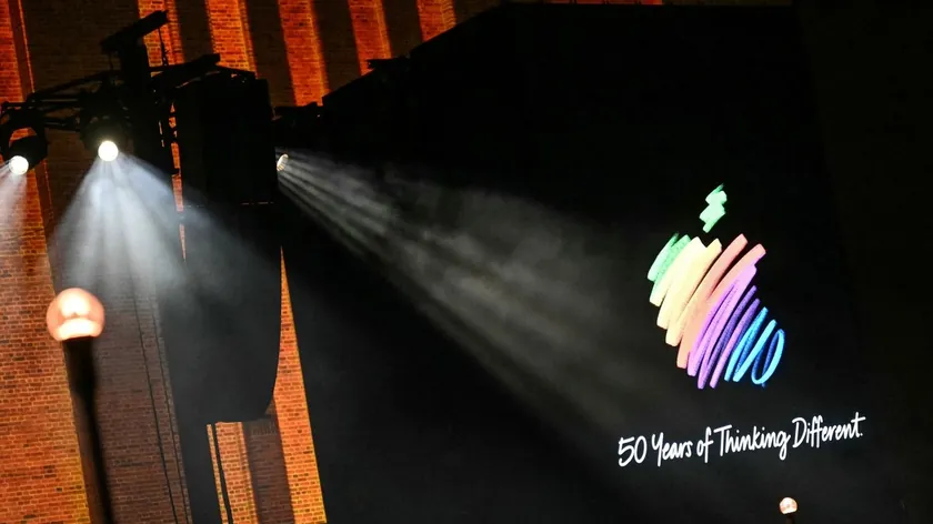 Apple Kuruluşunun 50. Yılını Kutluyor: İnovasyon ve Tartışmalarla Yarım Asır