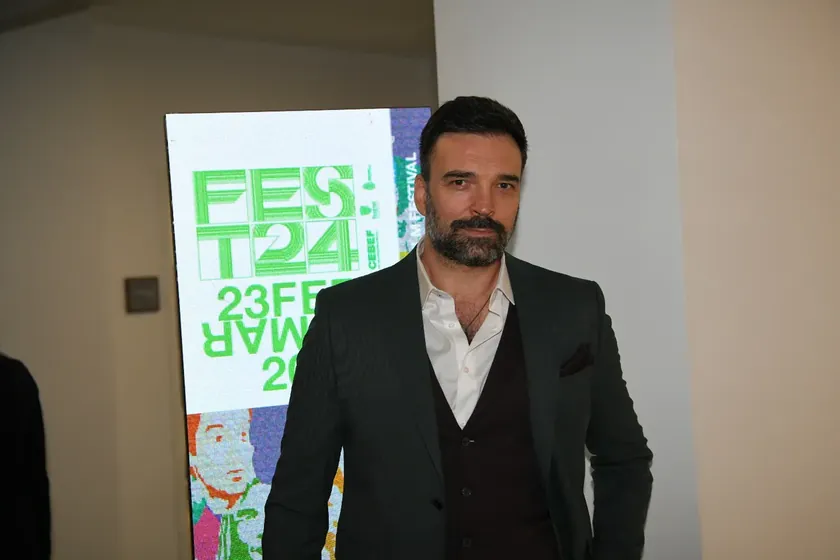 Milan Bosiljčić'in Ailesi Rakı Üretimiyle Meşgul