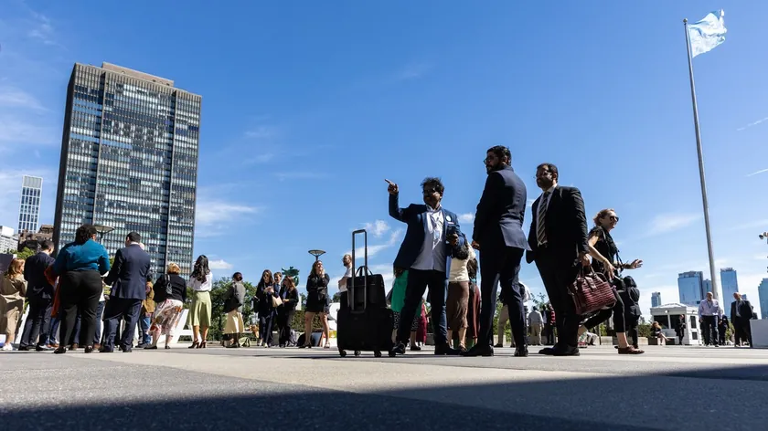 ABD'de yaşayan Arnavutlar, Hâg'daki Özel Mahkemeler'in eski OVK liderlerine savaş suçları nedeniyle verilen yargılama sonucunda protesto ettiler.