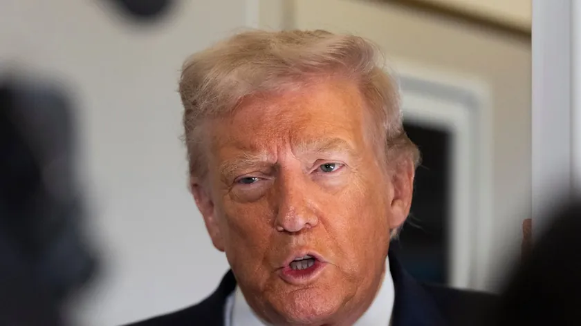 Amerikalı Başkan Donald Trump, Ontaryo Gölü'nü Amerika Gölü olarak yeniden adlandırdığını bildirdi.