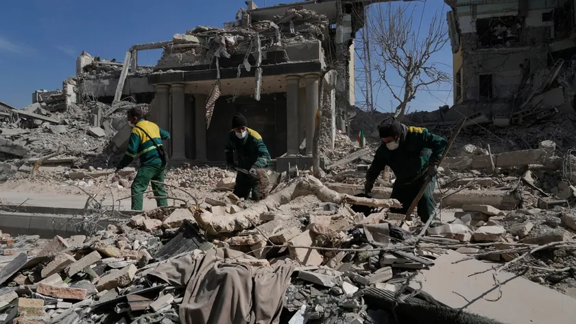 İtalya Savunma Bakanı: ABD ve İsrail'in İran saldırısı uluslararası hukuka aykırı