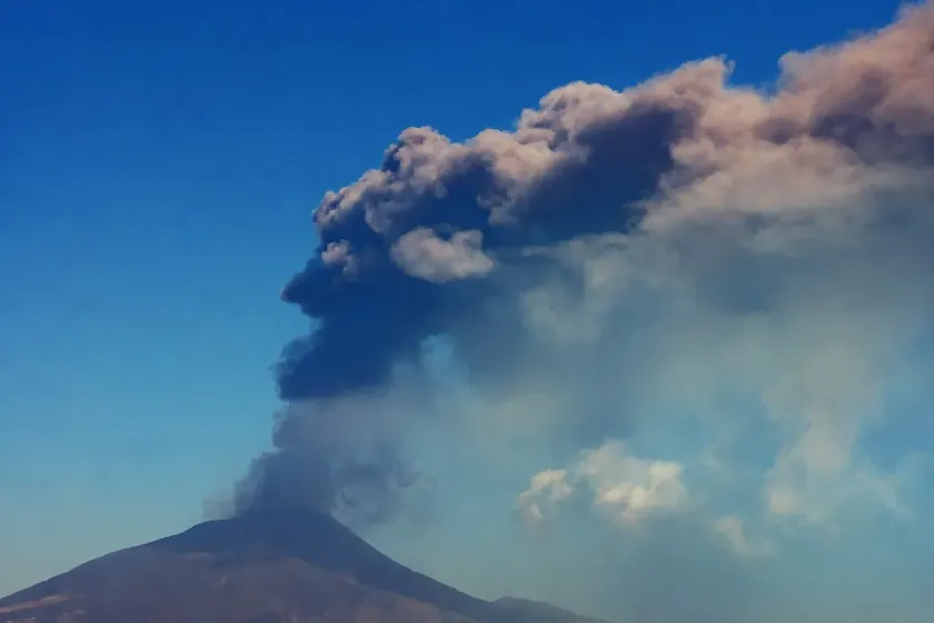 Etna'da turist şimşekten vuruldu ve hayatını kaybetti.