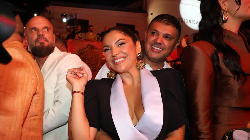 Sırp şarkıcı Nadica Ademov ve eşi Damir'le birlikte Blica'nın 30. doğum gününü kutladı.