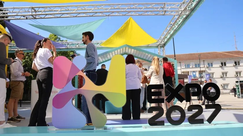 Ekspo karavan Bujanovac'a ulaştı "Daha Fazla Sesi, Ortak Ritm" Güney Sırbistan'da