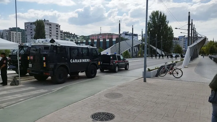 NATO KFOR'un Kuzey Kosova'daki varlığını sürdüreceğini bildirdi.