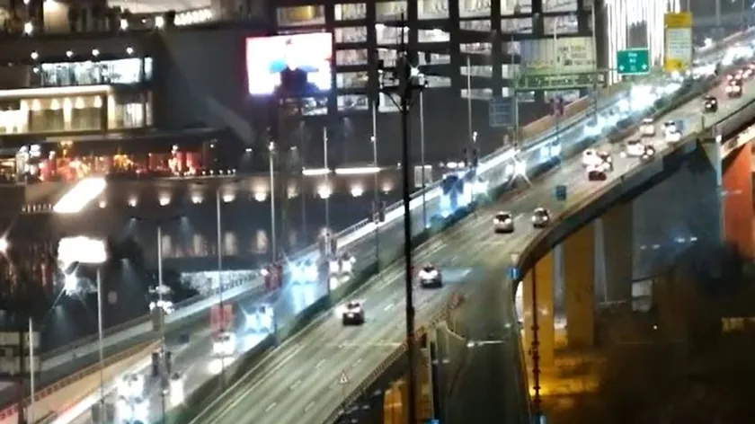 Sırbistan Belgrad Gazela Köprüsü'nde Zincirleme Kaza Sonrası Trafik Normalleşiyor