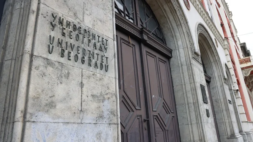 Sırbistan Eğitim Bakanlığı Beograd Üniversitesi'nde yapılan Statü değişikliğiyle ilgili bir inceleme başlattı.