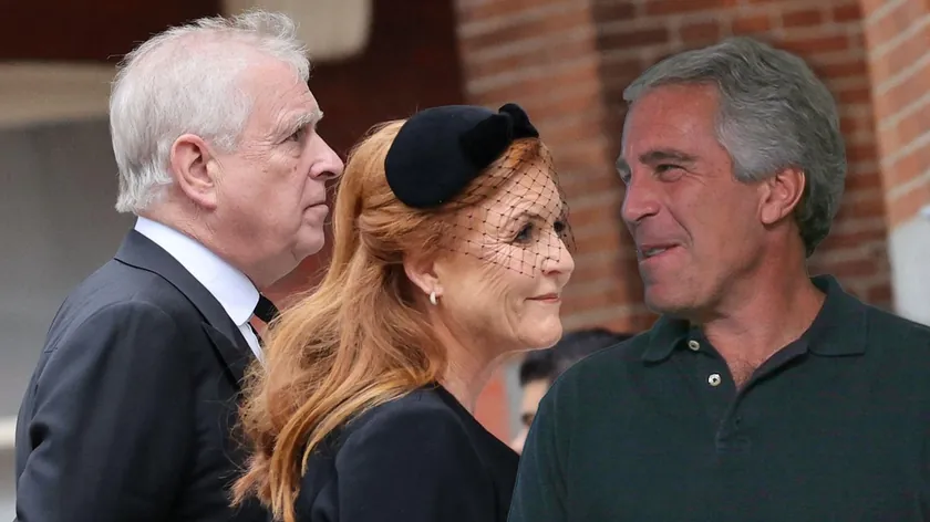 Eski York Dükü Prens Andrew tutukluluğunun ardından kamuoyunda ilk kez görüntülendi