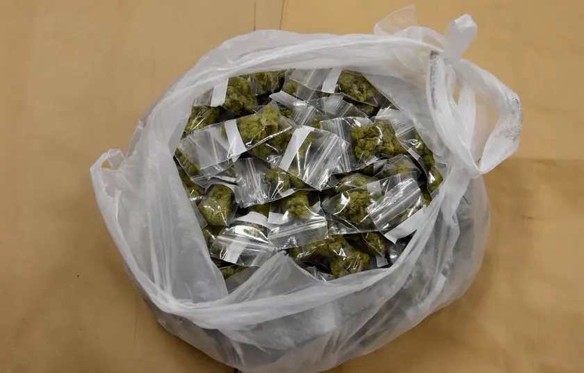 Beogradlı bir adam 2,3 kilogram marihuana bulundurmakla suçlanıyor.