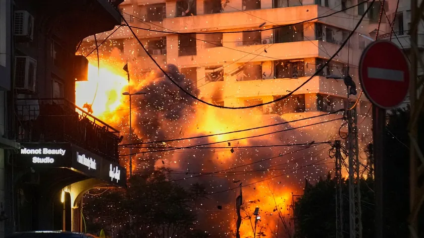 İran, ABD ve İsrail Arasındaki Savaş Dördüncü Haftasına Girerken Müzakereler