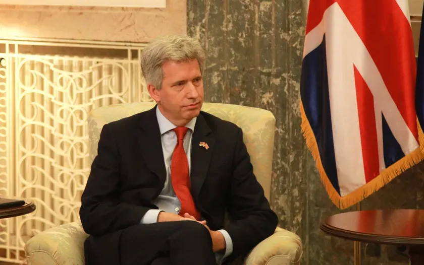 İngiltere Büyükelçisi, Sırbistan'ın yargısal değişikliklerle geri adım atmasından duyduğu hayal kırıklığını aktardı.