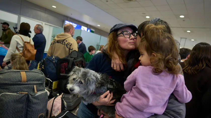 Singapurlu Aile Yasaklı Oyuncak Yüzünden Uçağa Binemedi 2500 Euro Zarar Etti