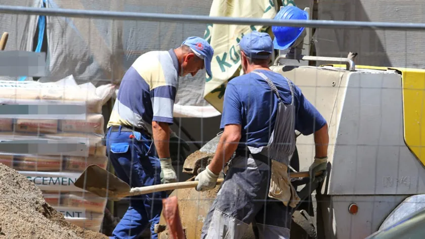 Sırbistan Niş'te İşgücü Eksikliği Nedeniyle İnşaat Sektörüne Robot ve Yabancı İşçi Çözümü