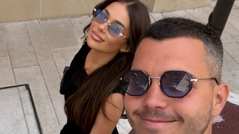 Lepe Brene'nin oğlu Viktor Živojinović sevgilisi Aleksandram Gašić ile birlikte görüntülendi.