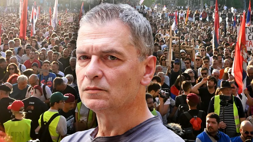 Ekološki Ustanak'ın lideri Aleksandar Jovanović Ćuta, bir sonraki seçimlere katılacaklarını ve öğrenciler blokajda opozisyon partilerinin kendilerine katılmalarını istediklerini eleştirdi.