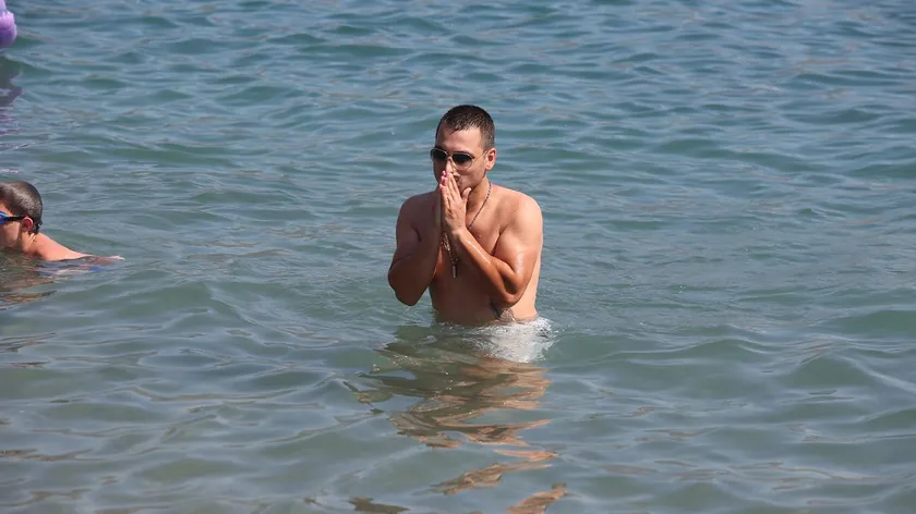 Şarkıcı Deni Boneštaj Altıncı Çocuğunu Bekliyor, Aile Hayatıyla Gündemde