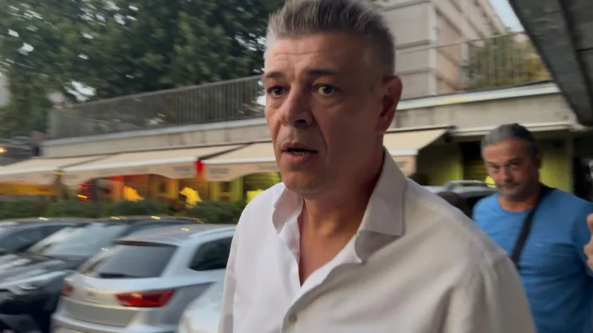 Sırp futbolcu ve antrenör Savo Milošević, Milančeta Radosavljević'in konserine katıldı.