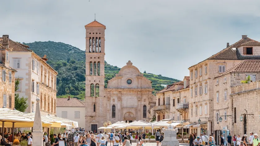 Sırbistanlı Kadın Hırvatistan Adriyatik Kıyısında Tatil Tavsiyeleriyle Şaşırtıcı Yanıtlar Aldı