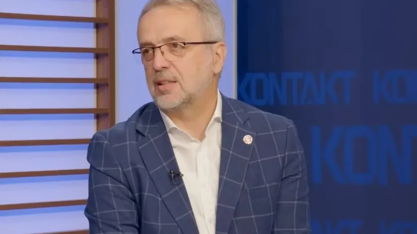 Sırbistan'da bir odborunun hapsedilmesi üzerine tepki gösterildi.