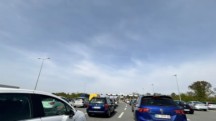 Sırbistan'da Zlatibor Dönüşü Yollar Kilitlendi: Sürücüler İçin Yoğunluk Uyarısı Yapıldı