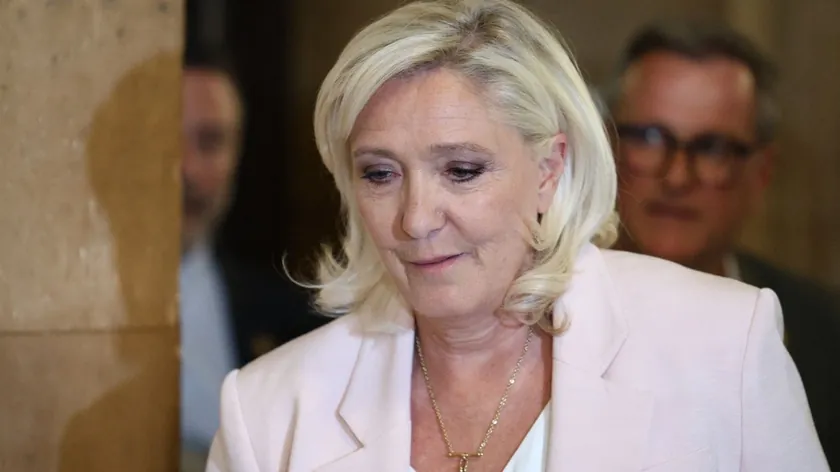 Fransa'da Marine Le Pen 2027 Cumhurbaşkanlığı Seçimleri İçin Adaylığını Onayladı