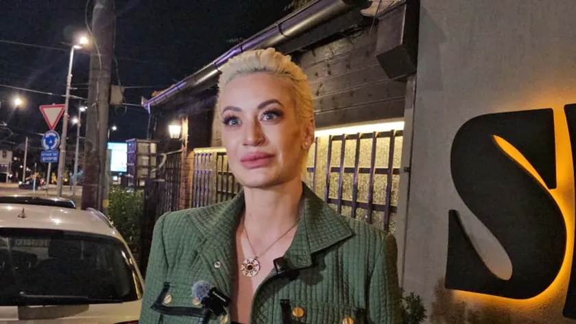 Sırbistanlı ünlü sunucu Dušica Jakovljević havaalanı dönüşü acil hastaneye kaldırıldı