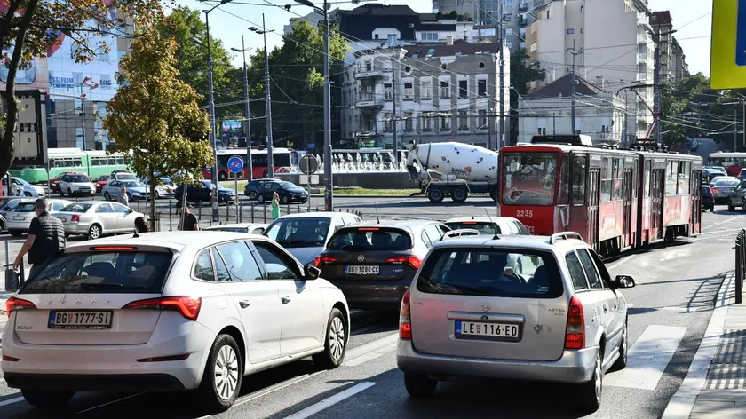 Sırbistan'da Kış Lastiklerinin Yazın Kullanımı Güvenlik ve Maliyeti Olumsuz Etkiliyor