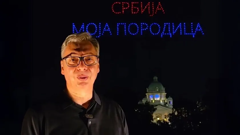 Sırbistan Cumhurbaşkanı Aleksandar Vucic Belgrad'daki büyük mitinge vatandaşları davet etti