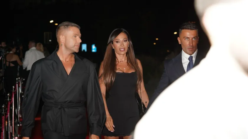 Ceca Ražnatović, ultra kısa bir elbiseyle Blica'nın partisinde