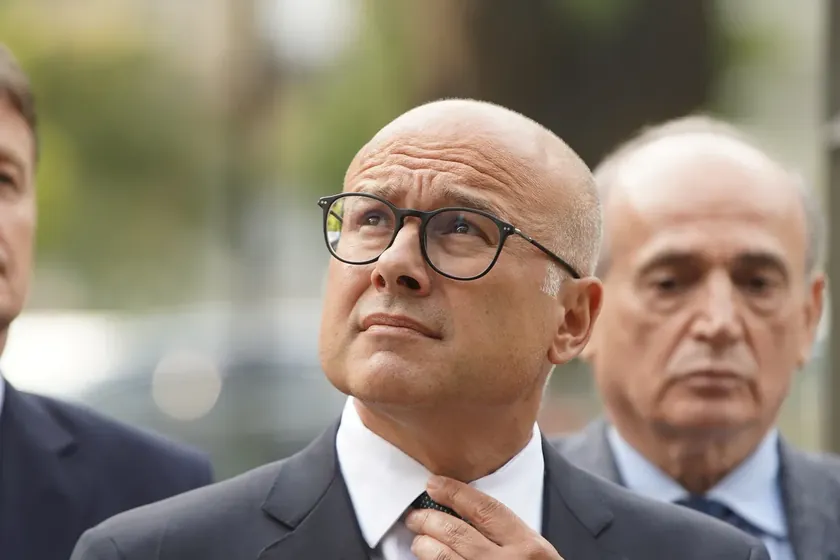 Sırbistan'da Muhalefet Milletvekili Vučević Hakkında Yolsuzluk İddialarıyla Suç Duyurusunda Bulundu