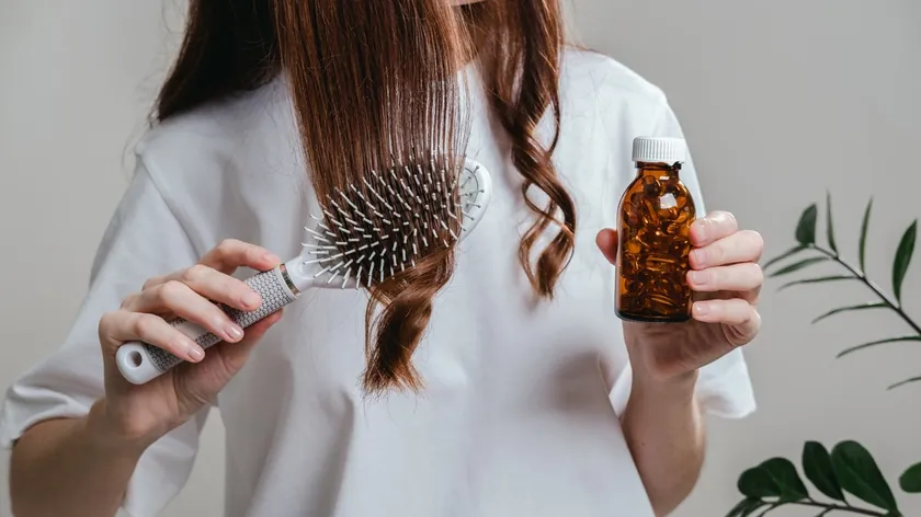 Sırbistan'dan Gelen Uzman Uyarıyor: Sağlıklı Saçlar İçin Vitamin Desteklerine Dikkat Edilmeli